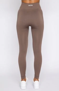 White Fox Boutique AU Restocked Seamless High Waisted Leggings Cocoa