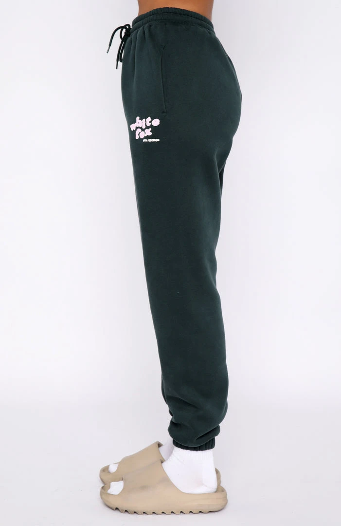 White Fox Boutique AU Clothing 4th Edition Sweatpants Clover 5 White Fox Boutique AU Clothing 4th Edition Sweatpants Clover