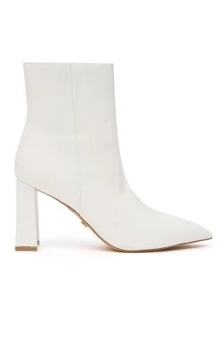White Fox Boutique AU Ashlyn Boots White PU WINTER ESSENTIALS 9 White Fox Boutique AU Ashlyn Boots White PU WINTER ESSENTIALS