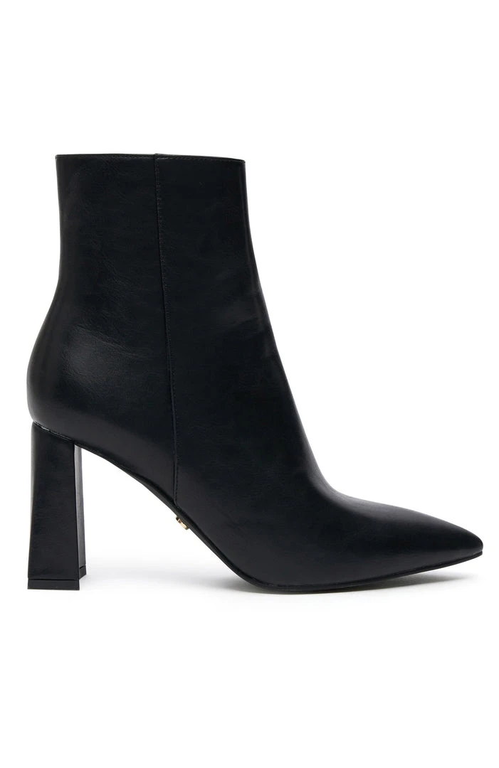 White Fox Boutique AU Ashlyn Boots Black PU 5 White Fox Boutique AU Ashlyn Boots Black PU