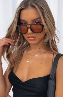 White Fox Boutique AU Berlin Sunglasses Black Restocked