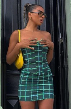 White Fox Boutique AU Sweet Nothings Mini Skirt Green Plaid