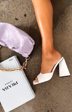 White Fox Boutique AU Restocked Sweet Talker Mules White