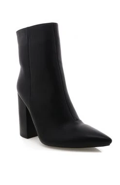 White Fox Boutique AU WINTER ESSENTIALS Tio Boots Black PU 8 White Fox Boutique AU WINTER ESSENTIALS Tio Boots Black PU