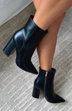 White Fox Boutique AU WINTER ESSENTIALS Tio Boots Black PU 11 White Fox Boutique AU WINTER ESSENTIALS Tio Boots Black PU